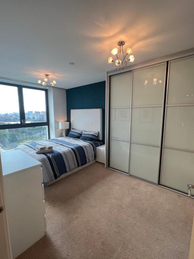 شقة Cityscape Serenity: 10Th Floor Oasis Near City Airport, Excel & 02 لندن المظهر الخارجي الصورة