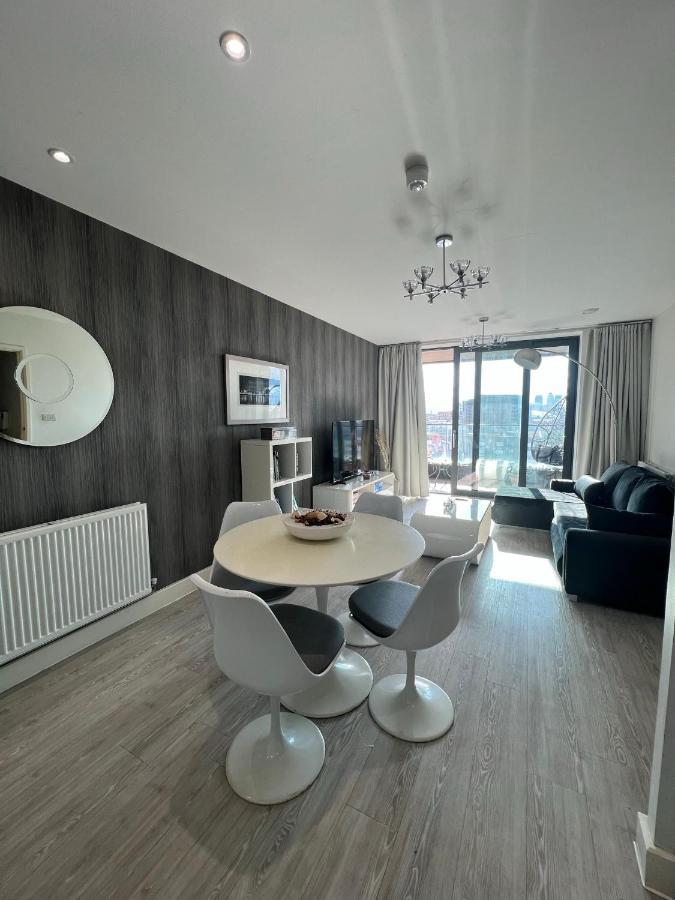 شقة Cityscape Serenity: 10Th Floor Oasis Near City Airport, Excel & 02 لندن المظهر الخارجي الصورة