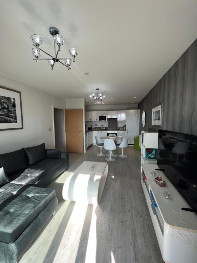 شقة Cityscape Serenity: 10Th Floor Oasis Near City Airport, Excel & 02 لندن المظهر الخارجي الصورة