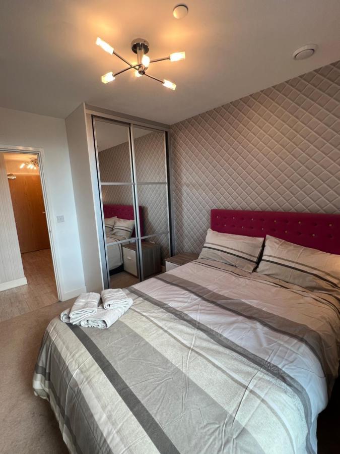 شقة Cityscape Serenity: 10Th Floor Oasis Near City Airport, Excel & 02 لندن المظهر الخارجي الصورة